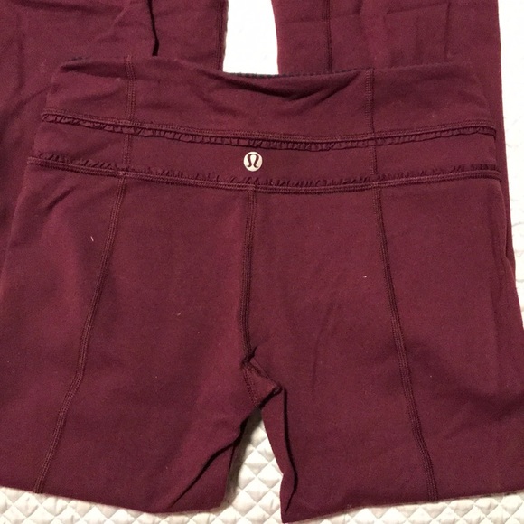Lulu lemon yoga pants - Picture 2 of 3